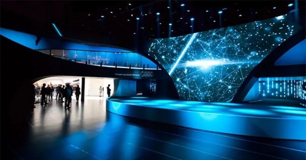 展廳燈光設(shè)計(jì)打造沉浸式展示空間的藝術(shù)