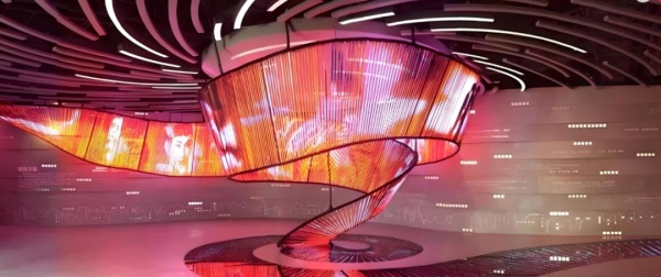 展廳多媒體光影設(shè)計(jì)讓展品會(huì) “說話”